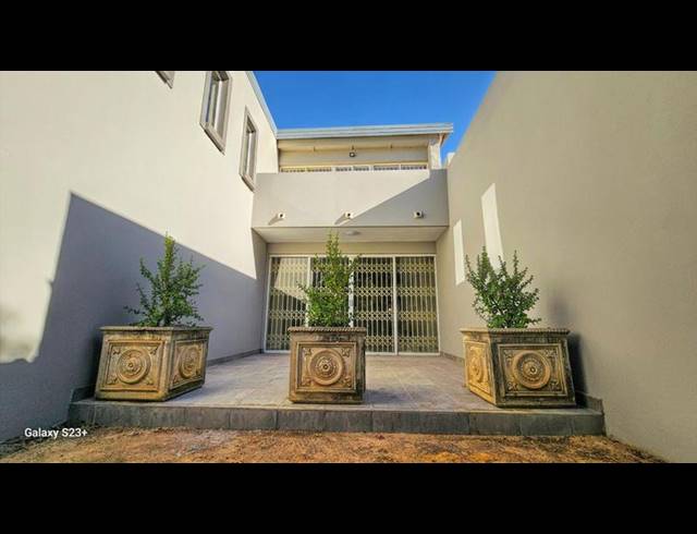 4 BEDROOM HOUSE FOR SALE IN WINGATE PARK